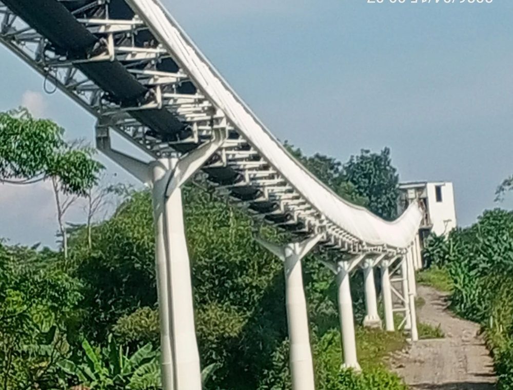 Stone-crusher conveyor protection